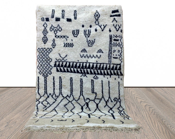 Beni ourain rug: Moroccan Berber wool custom area rugs, Handmade rugs for living room.