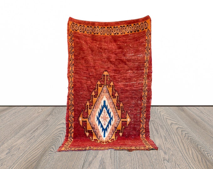 4x8 ft Moroccan vintage area rug!