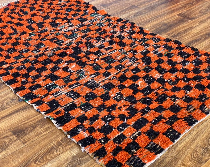 4x7 ft vintage checkered Moroccan area rug!