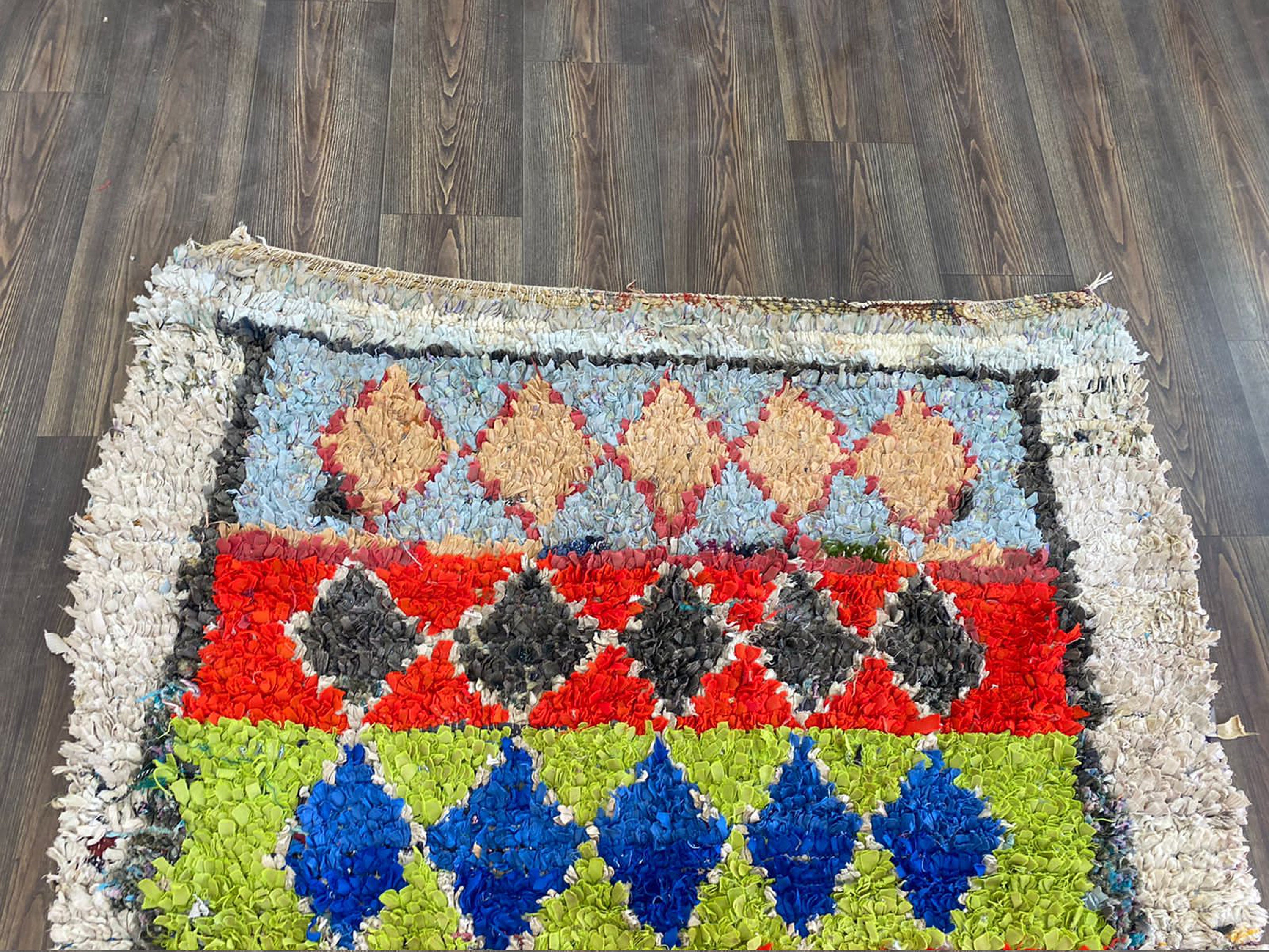 新品未使用　Moroccan boucherouite rug ポシャルウィット Boucherouite Moroccan Diamond 4x7 Ft Shag Rug, Vintage Colorful