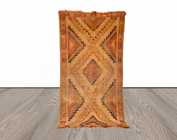 3x7 ft Moroccan vintage area rug!