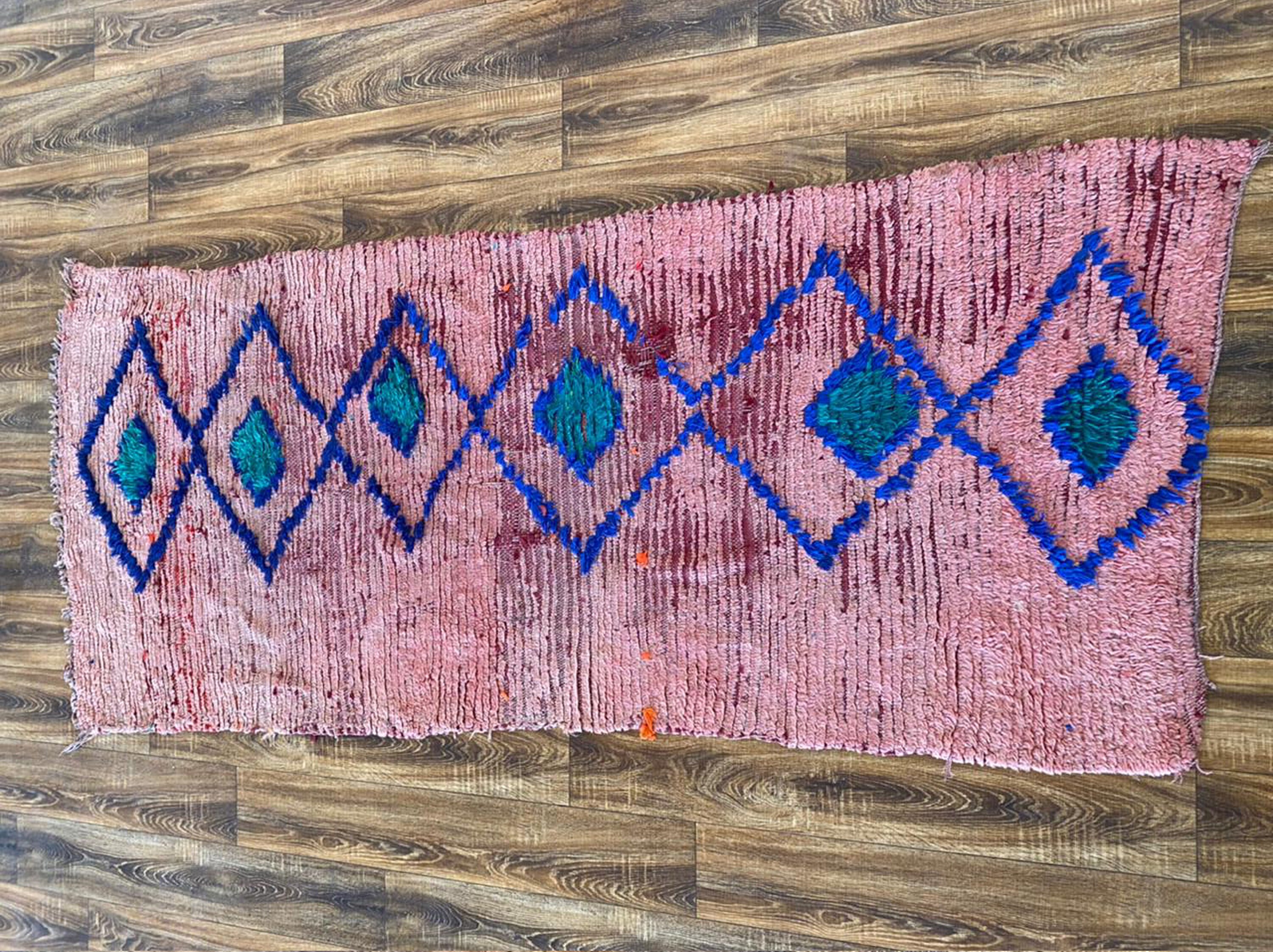 3x7 ft vintage Moroccan Berber area rug!