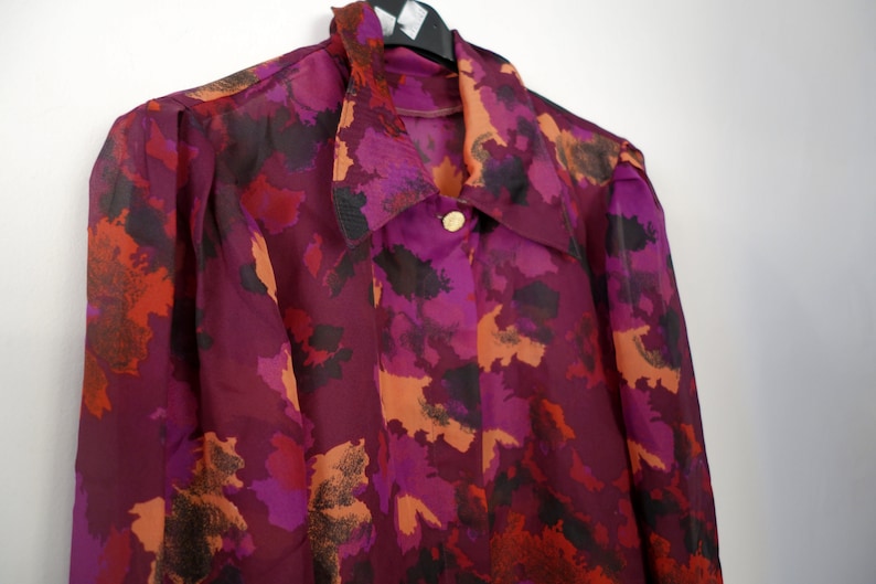 Oversized Medium Vintage 80s Pleated Shoulders Embellished Purple Blouse Decorative Buttons