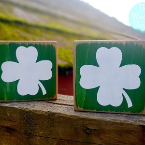 Bloco de madeira trevo | Decoração de casa do Dia de São Patrício | Bar Irlandês | Pub irlandês | Bloco de madeira irlandês pintado à mão | Bloco Irlanda | Bloco Trevo