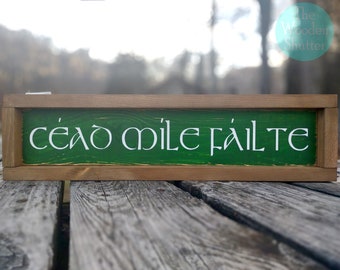 CEAD MILE FAILTE Holzschild mit Holzrahmen | St. Patrick's Day Dekoration | Irische Bar | Handgemaltes Holzschild | Hunderttausend Willkommen