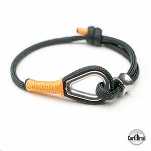 Premium Paracord Bracelet for Men - Handcrafted with Quality Materials for a Stylish and Durable Look