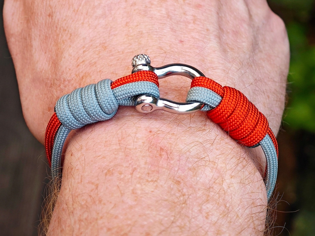 Premium Paracord Bracelet for Men Handcrafted With Quality Materials