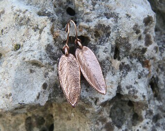 Blatt Ohrringe aus Metall, Salbei Ohrringe. Lange Kupfer Ohrringe. Natur inspirierter Schmuck