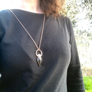 Colgante con Onyx y Piedra de Luna. Colgante de Cobre puro Reciclado. Joyeria hecha a mano. imagen 6