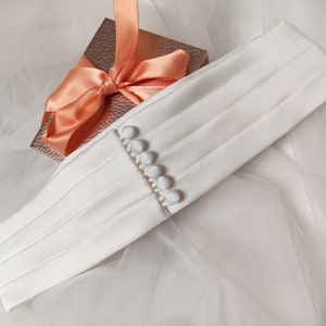 3 inch wide pleated belt, Silk satin belt sash, Cummerbu belt for wedding dress, bride wedding sash belt, custom belt, Button bridal belt