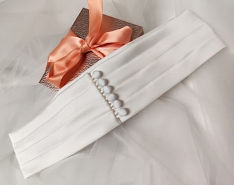 3 inch wide pleated belt, Silk satin belt sash, Cummerbu belt for wedding dress, bride wedding sash belt, custom belt, Button bridal belt