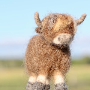 Highland Cow Needle Felting Pattern, DIY Craft, PDF Pattern, Felting, Make a Hairy coo, Digital Pattern with Template, Wool Art, Felted Cow