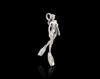 Sterling Silver Scuba Diver Pendant Necklace, Diver Gift, Free Diving, Deep Sea Diver, Female Diver Jewelry, Ocean Gift, Beach Best Items