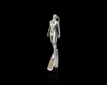 Sterling Silver Scuba Diver Pendant Necklace, Diver Gift, Free Diving, Deep Sea Diver, Diver Jewelry, Ocean Gift, Beach Best Items