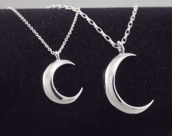 XL Halsband i sterlingsilver med halvmåne: Elegant halvmåneberlock, Halsband i lager