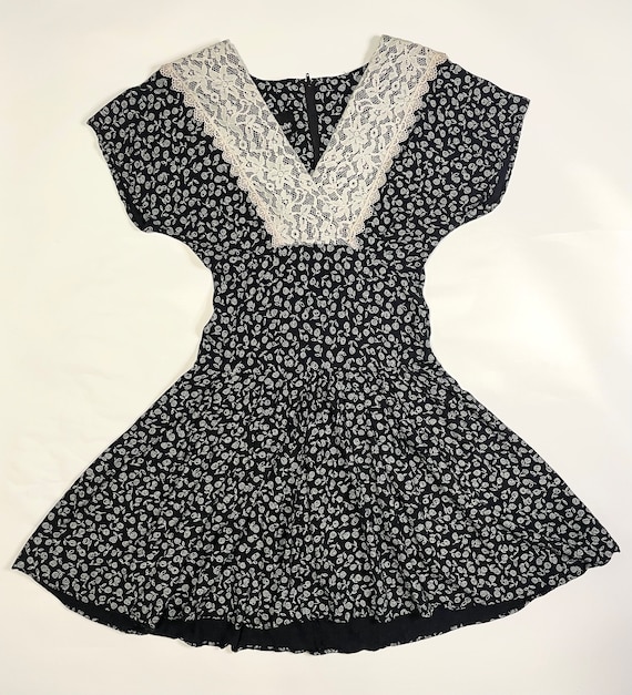 Adorable VINTAGE "By Choice" Black and Cream Flor… - image 1