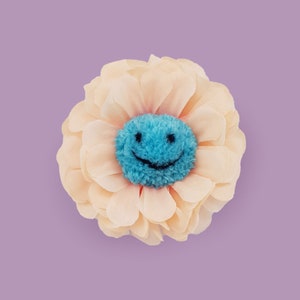 Smiley Daisy Brooch Handmade Unique Gift Good Vibes Only Positive Vibes Handmade Brooch Gift for her Christmas Gift Smiley Face Brooch