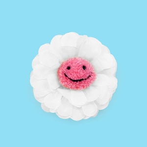 Smiley Daisy Brooch Handmade Unique Gift Good Vibes Only Positive Vibes Handmade Brooch Gift for her Christmas Gift Smiley Face Brooch