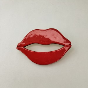 Dali lip brooch - Etsy 日本