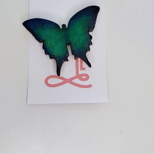 Broche papillon, broche bleu en bois faite à la main image 4