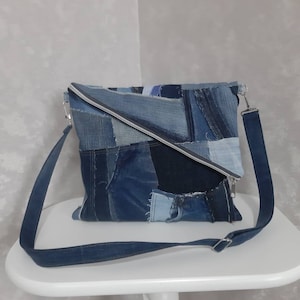 Pochette pliée en denim décontractée faite main avec bandoulière réglable