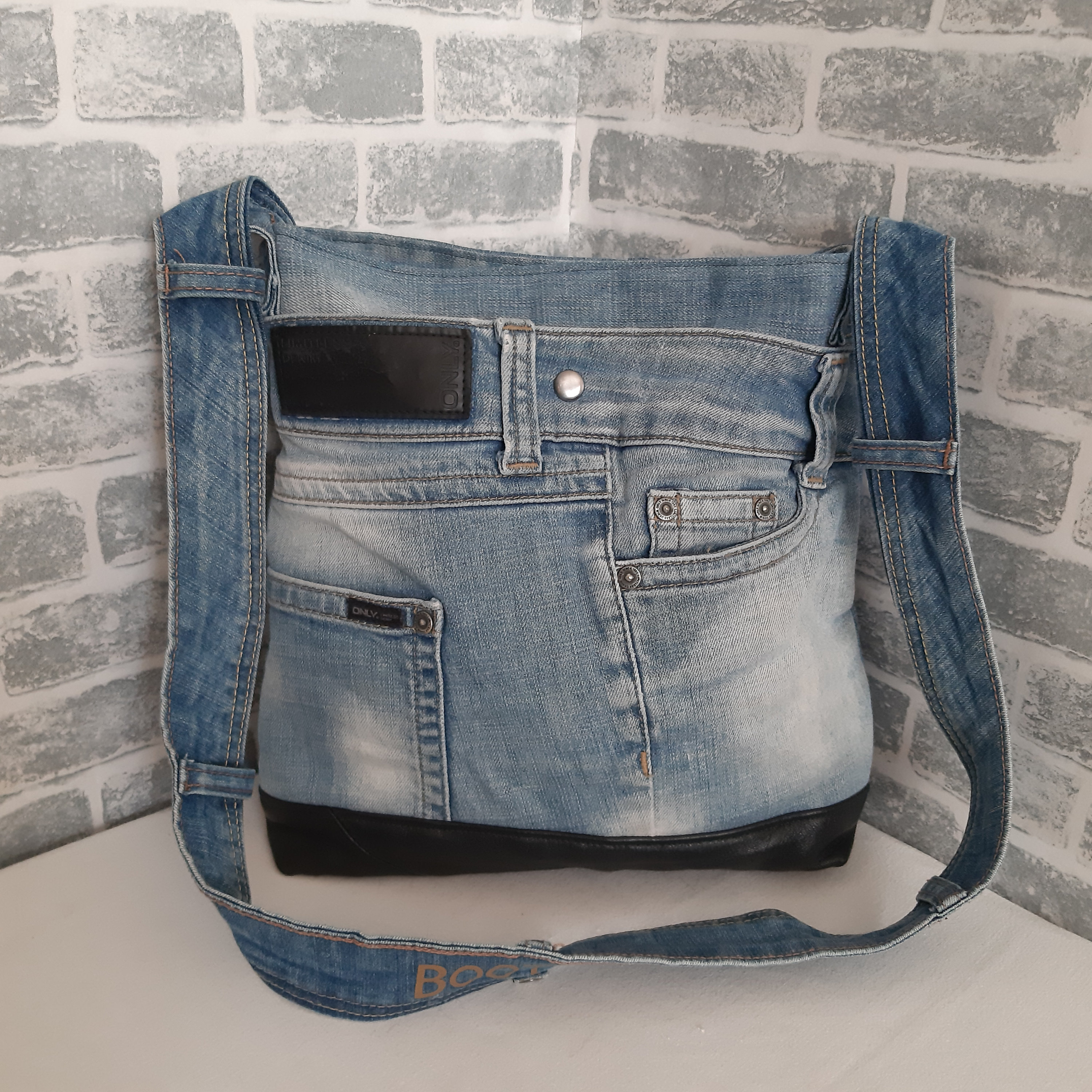 sling bag jeans