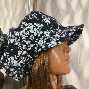 Gorra de vendedor de periódicos extragrande de tela hecha a mano con patchwork de 24,4", sombrero vaquero bohemio con rastas de estilo urbano, sombrero rasta de patchwork Falls de 62 cm