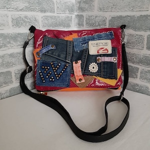 Petite pochette pliée bohème faite main avec bandoulière réglable, pochette de soirée artistique