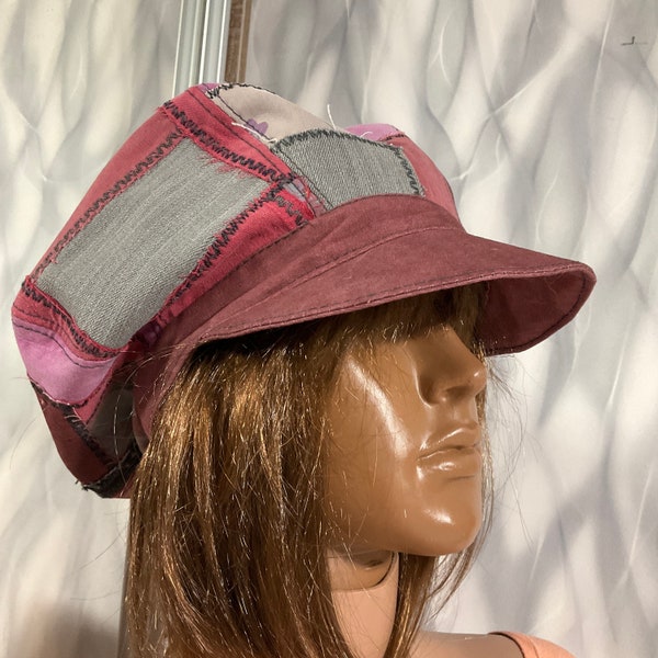 Casquette gavroche en denim 23 pouces, Bonnet bohème en jean multicolore dans un style streetwear, casquette en patchwork Boro Crazy 58 cm