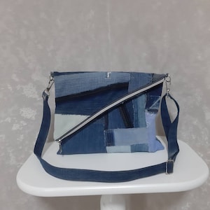 Pochette pliée en denim décontractée faite main avec bandoulière réglable