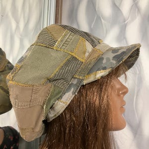 Handgemachte denim Patchwork Zeitungsjunge Hut 59,5 cm, Boho multicolour Jeanshut 59 cm
