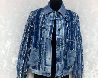 Chaqueta vaquera patchwork talla M/L, chaqueta vaquera boro extragrande, abrigo vaquero reciclado, chaqueta de estilo urbano para mujer, chaqueta patchwork a rayas azules