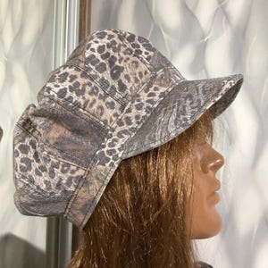 Gorra vaquera patchwork hecha a mano de 22,8 pulgadas, estilo bohemio urbano, gorra patchwork Falls de 58 cm