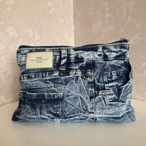 Borsa cosmetica in denim blu fatta a mano, organizer da viaggio in jeans riciclati, borsa casual in denim patchwork per medicinali