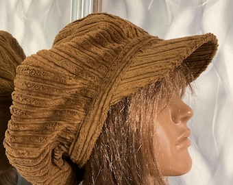 Gorro Newsboy de pana hecho a mano con patchwork, 60 cm/23,6", gorra de pana marrón estilo boho, gorro para rastas, gorro de estilo urbano de otoño para mujer, regalo único