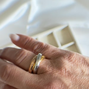 Triple Tone Interlocked Ring Stainless Steel 3 Rolling Rings in Gold, Silver & Rose Gold - Statement Multi-Band - 4mm