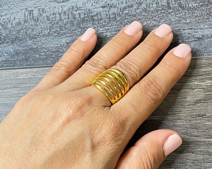 Shiny Gold Wide Stainless Steel Ring - Flat Band with Spiral Design - Anillo Dorado - Perfect Statement Jewelry"