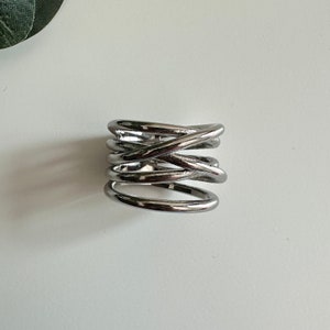 Silver Band Ring - Oxidized Stainless Steel - Wide Wire Ring - Stackable & Stylish - Gift for Her - Anillo Plateado"