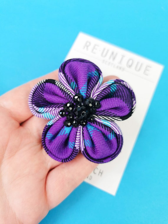 Tartan brooch best sale flower