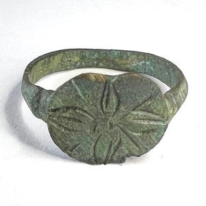 Ancient Medieval Ring with stylized Star of Bethlehem. Medieval jewelry. Ancient ring. Medieval artifact. 18,1 mm (US 8)