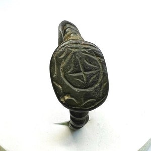 Ancient Medieval Ring with star and crescent on the bezel. Medieval jewelry. Ancient ring. Medieval artifact. 19,4 mm (US 9,5)