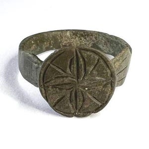 Ancient Medieval Ring with stylized Star of Bethlehem. Medieval jewelry. Ancient ring. Medieval artifact. 19,1 mm (US 9,5)