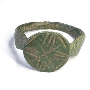 Ancient Medieval Ring with stylized Star of Bethlehem. Medieval jewelry. Ancient ring. Medieval artifact. 18,1 mm (US 8)