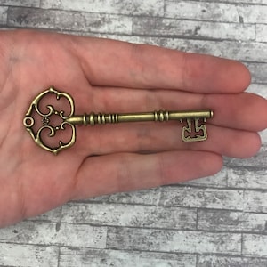 Large Skeleton Keys, Santa's Magic Key, Antique Bronze Jewelry Making Pendant, Party Bag Keepsake, Christmas Eve Supply, New Home Gift