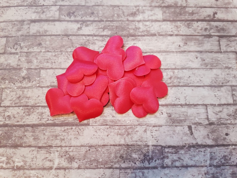 Embellishments Supply Wedding Confetti Valentine/'s Day Table Decoration 2050pcs Hot Pink Satin Padded Hearts Engagement Parties 20mm
