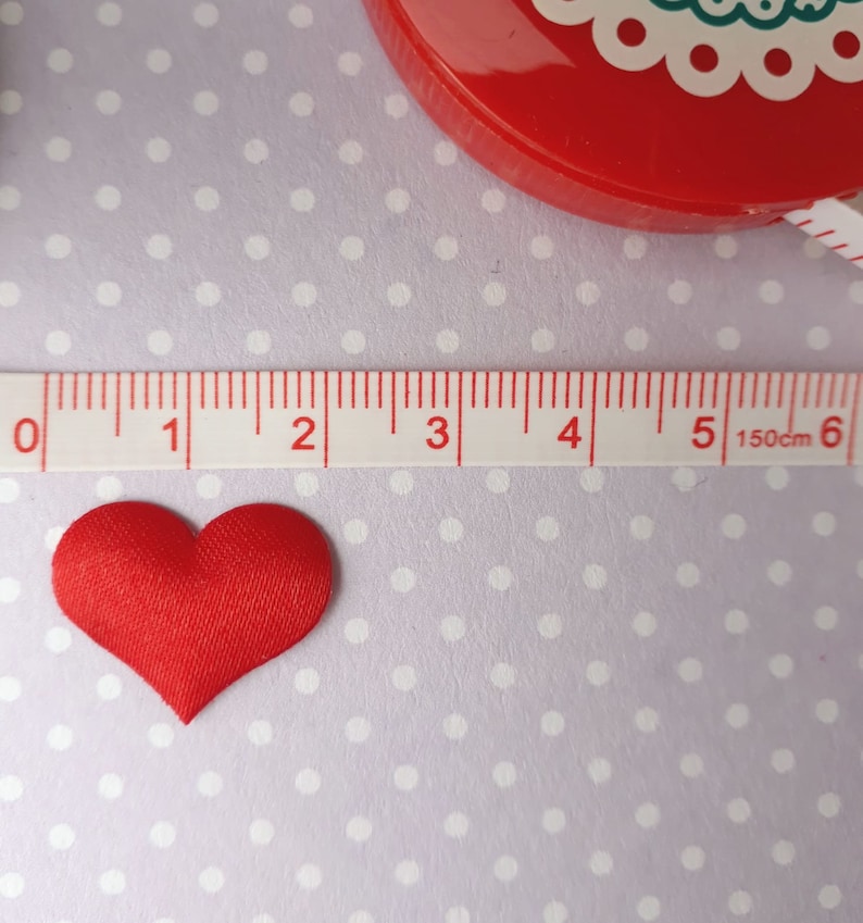 Embellishments Supply Wedding Confetti Valentine/'s Day Table Decoration 2050pcs Hot Pink Satin Padded Hearts Engagement Parties 20mm