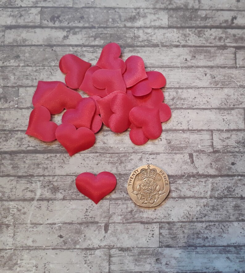 Embellishments Supply Wedding Confetti Valentine/'s Day Table Decoration 2050pcs Hot Pink Satin Padded Hearts Engagement Parties 20mm