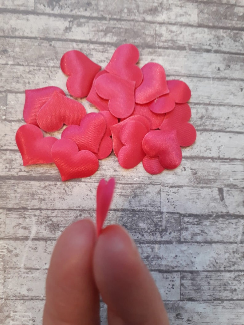 Embellishments Supply Wedding Confetti Valentine/'s Day Table Decoration 2050pcs Hot Pink Satin Padded Hearts Engagement Parties 20mm