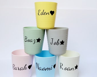 Beker met naam, Traktatie voor kinderen, pastel drinkbeker met naam, uitdeelkadootje met naam, gepersonaliseerde bekers