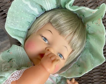 Vintage 60's  Thumbelina Doll  ,Ideal 14" Working Thumbelina Doll  , Ideal 1960's , Wood Knob.